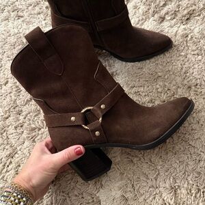 NWOT Dolce Vita Brown Ankle Boots